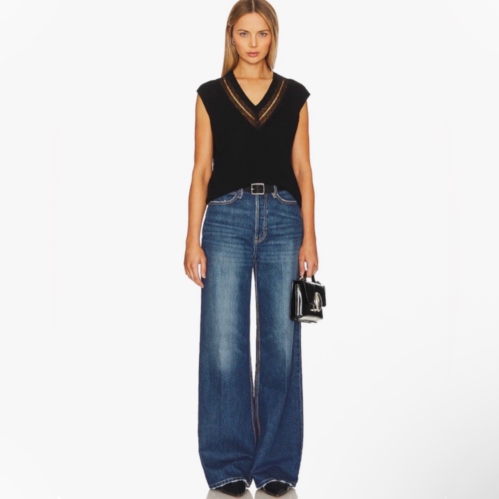 FRAME - Wide Leg slouchy Jeans. Size 25